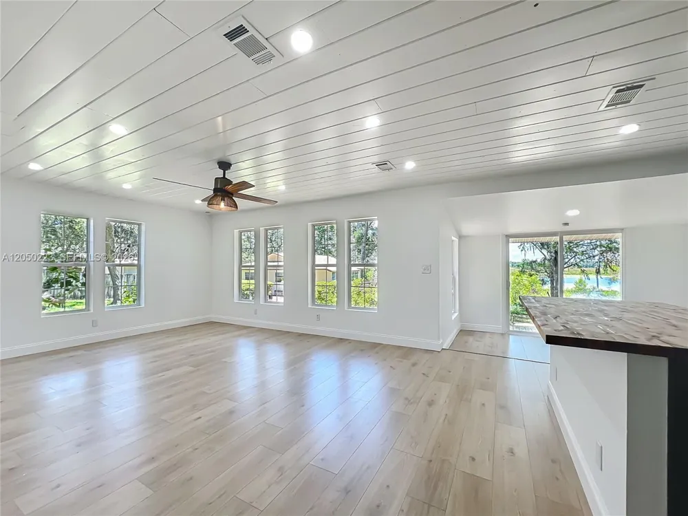 8781 S LAKESHORE DR FLORAL CITY Other City - In The State Of Florida, FL 34436