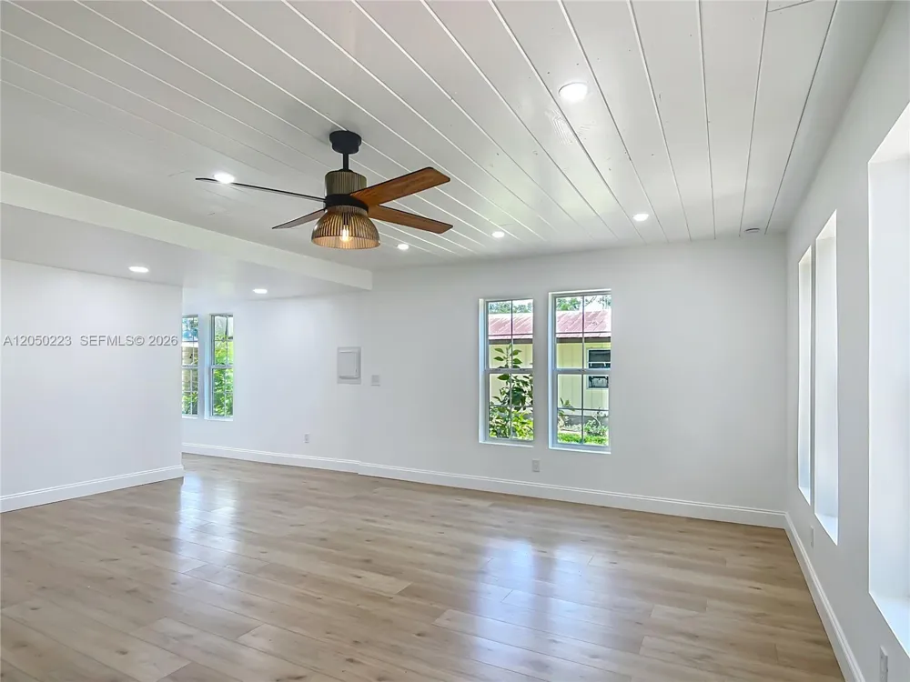 8781 S LAKESHORE DR FLORAL CITY Other City - In The State Of Florida, FL 34436