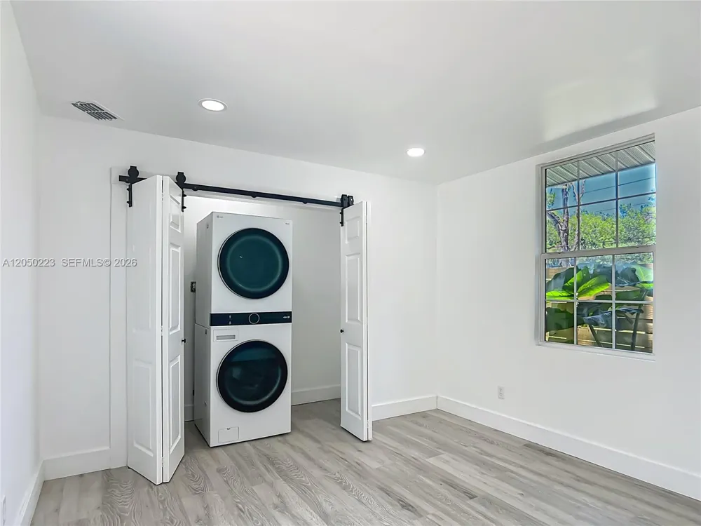 8781 S LAKESHORE DR FLORAL CITY Other City - In The State Of Florida, FL 34436