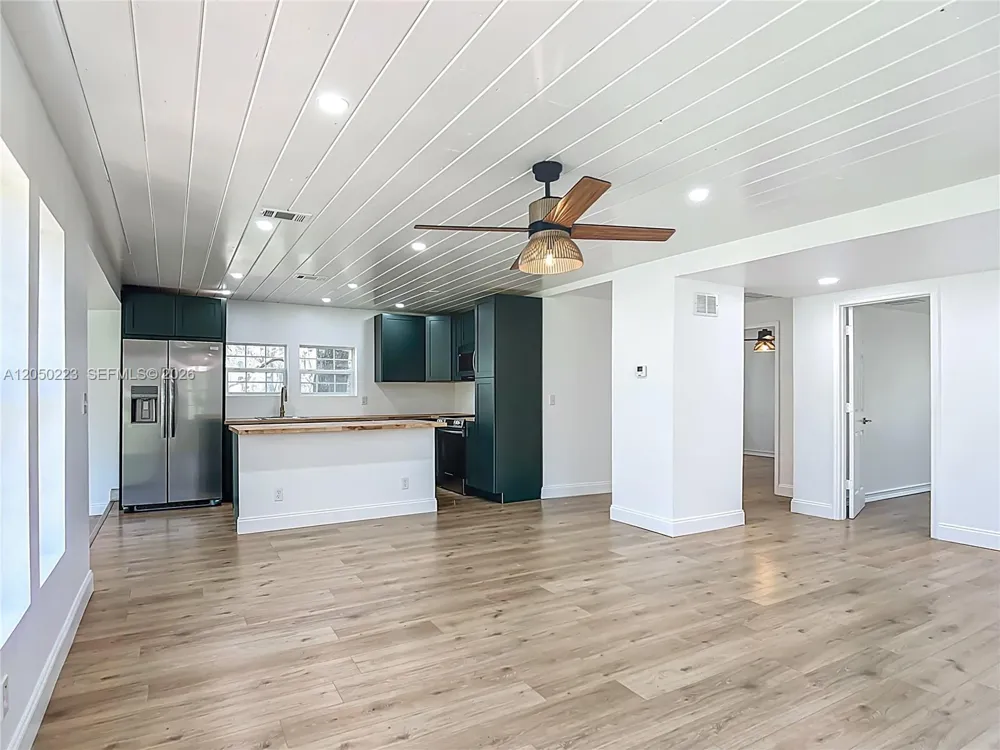8781 S LAKESHORE DR FLORAL CITY Other City - In The State Of Florida, FL 34436