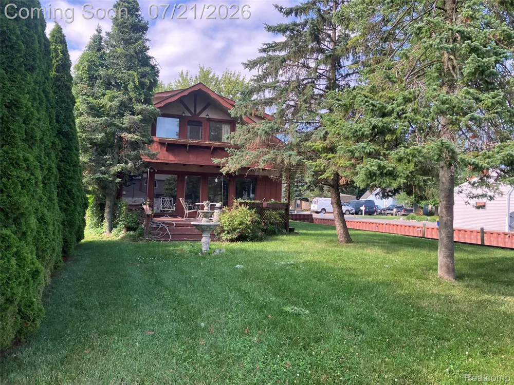 35754 Schmid Drive New Baltimore City, MI 48047