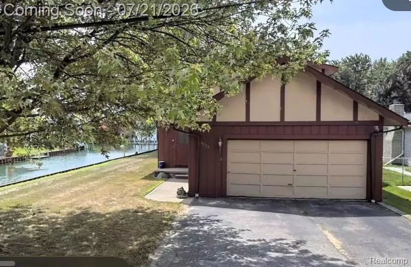 35754 Schmid Drive New Baltimore City, MI 48047