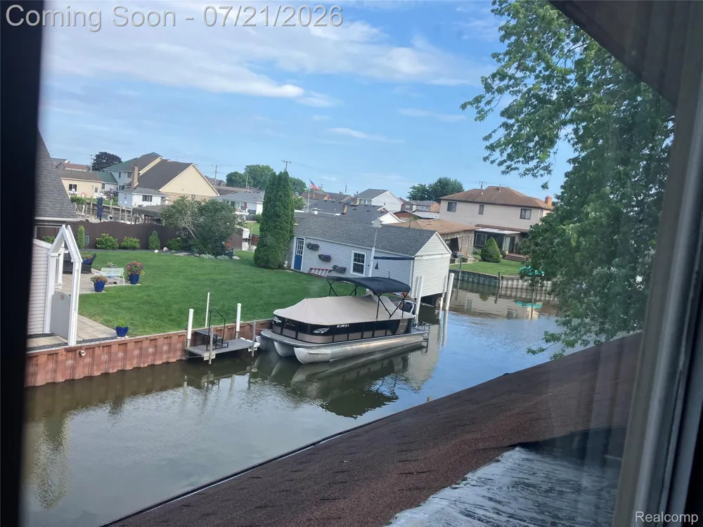 35754 Schmid Drive New Baltimore City, MI 48047