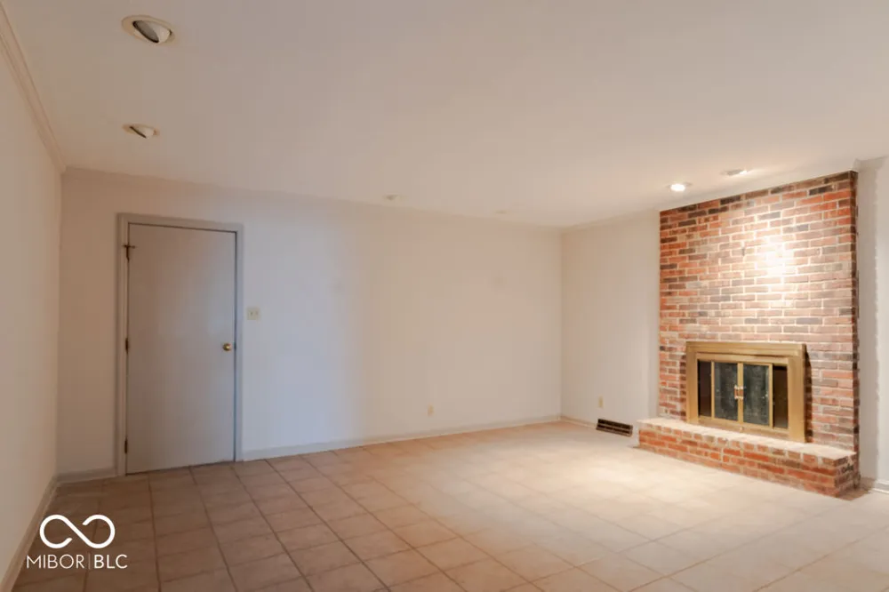 4501 E Cambridge Court Bloomington, IN 47408