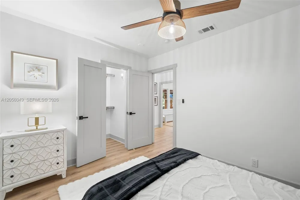 4536 1ST AVENUE N St Petersburg, FL 33713