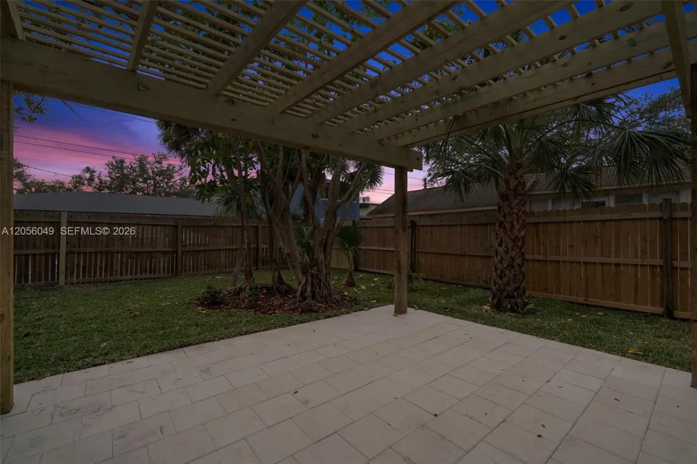 4536 1ST AVENUE N St Petersburg, FL 33713