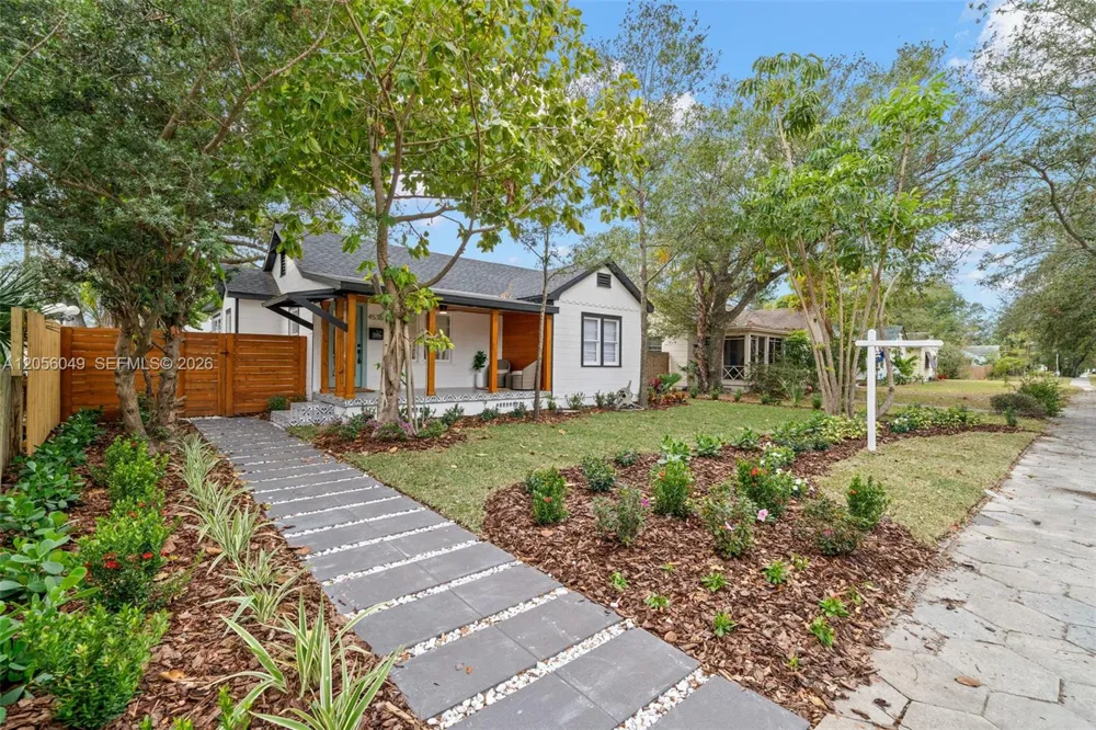 4536 1ST AVENUE N St Petersburg, FL 33713
