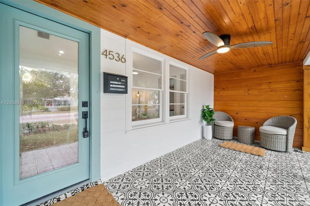 4536 1ST AVENUE N St Petersburg, FL 33713