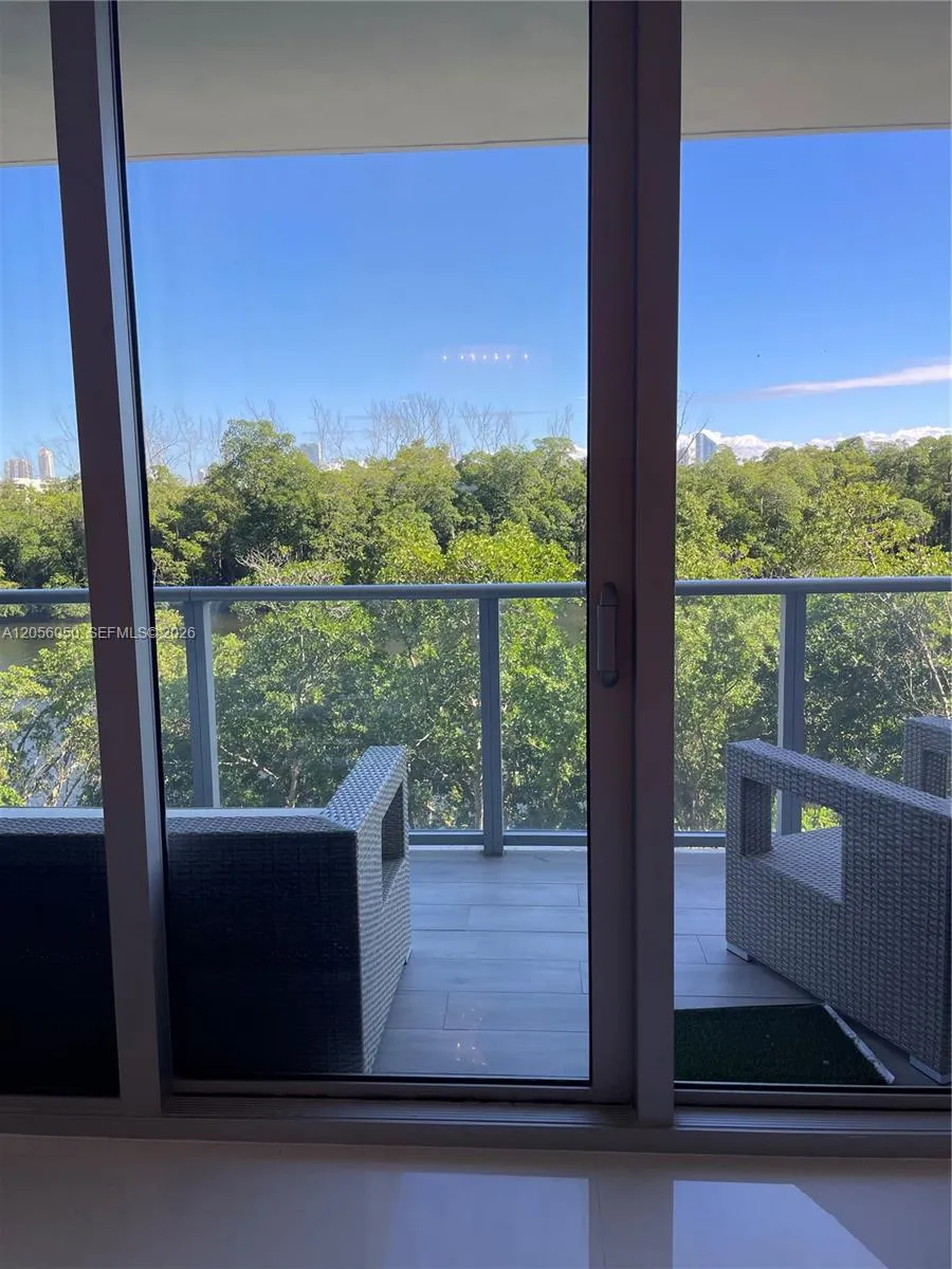 16385 Biscayne Blvd #316 North Miami Beach, FL 33160