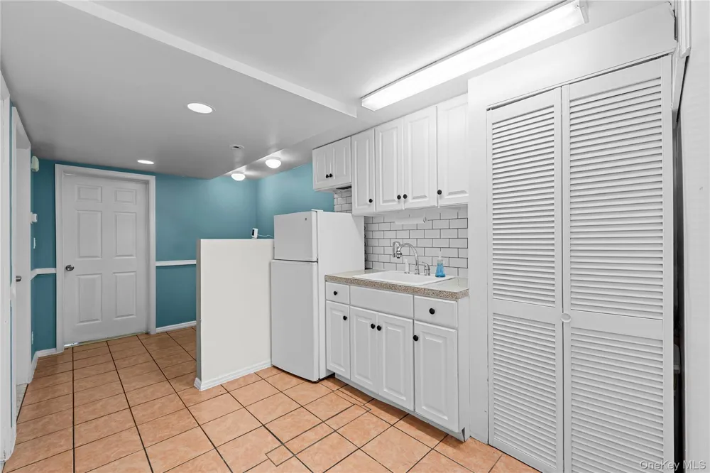 67-01 Eliot Avenue Middle Village, NY 11379