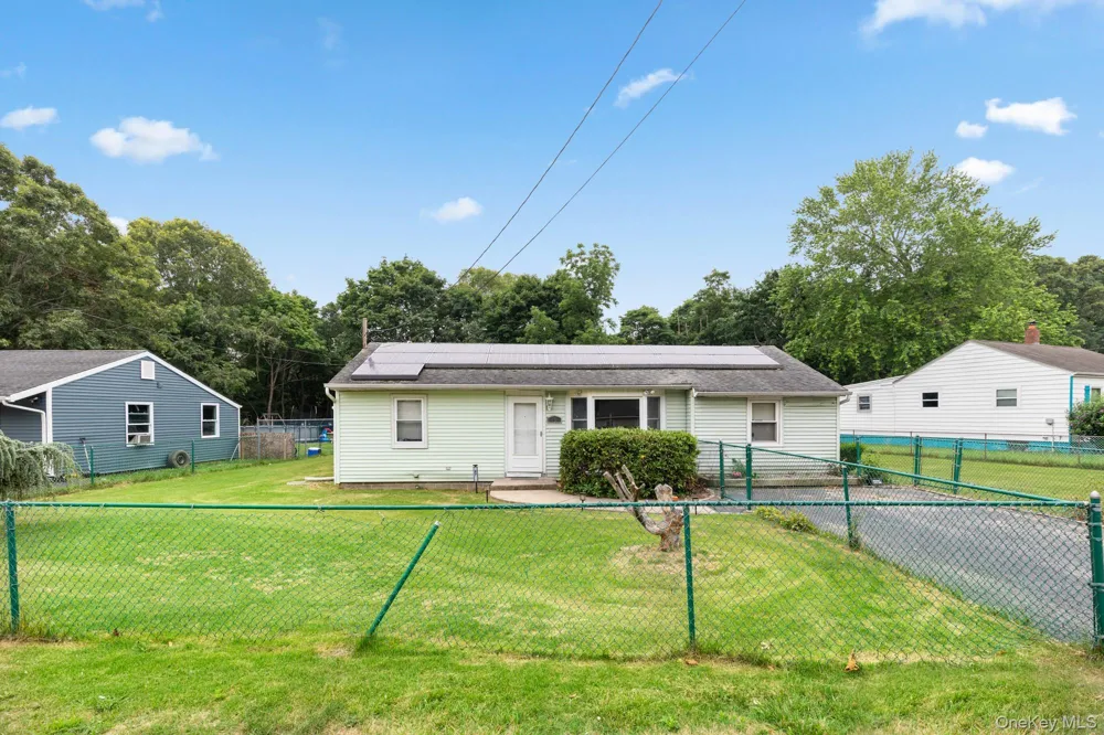 27 Philip Street Riverhead, NY 11901