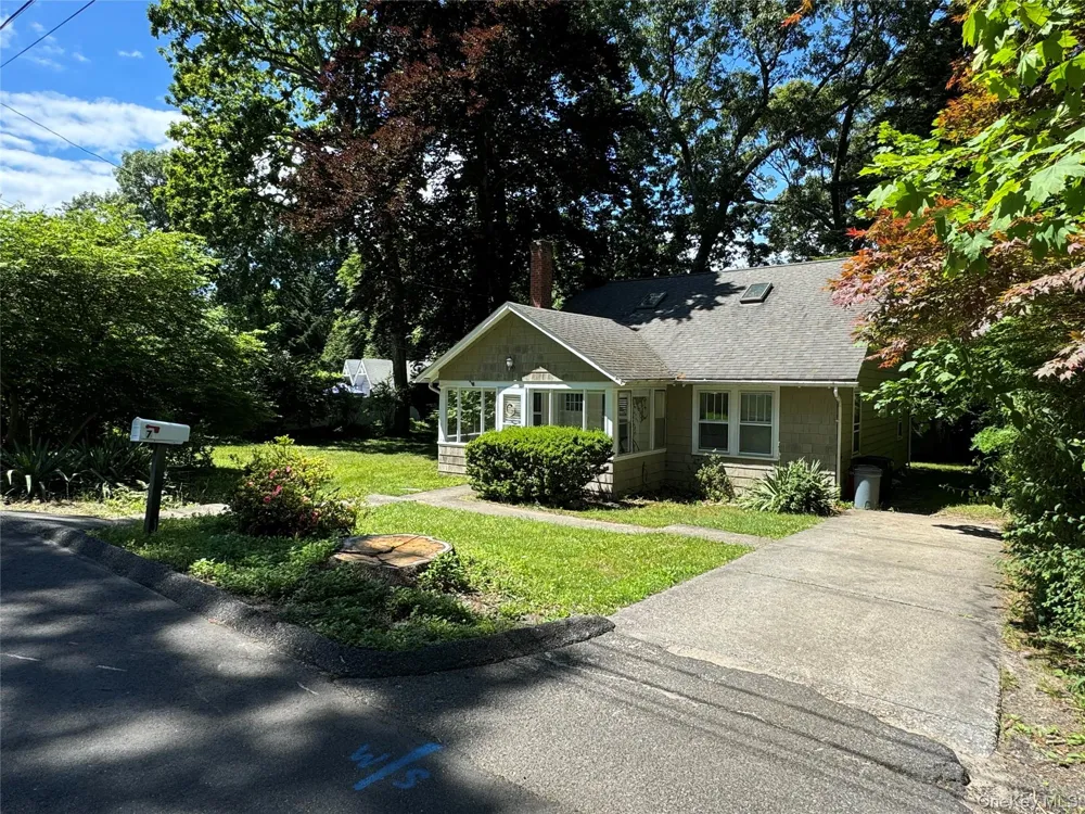 7 Chestnut Street Stony Brook, NY 11790