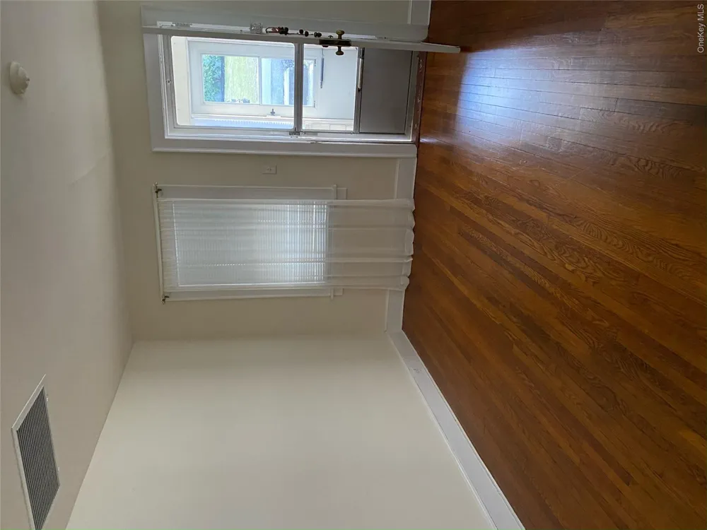 7 Chestnut Street Stony Brook, NY 11790