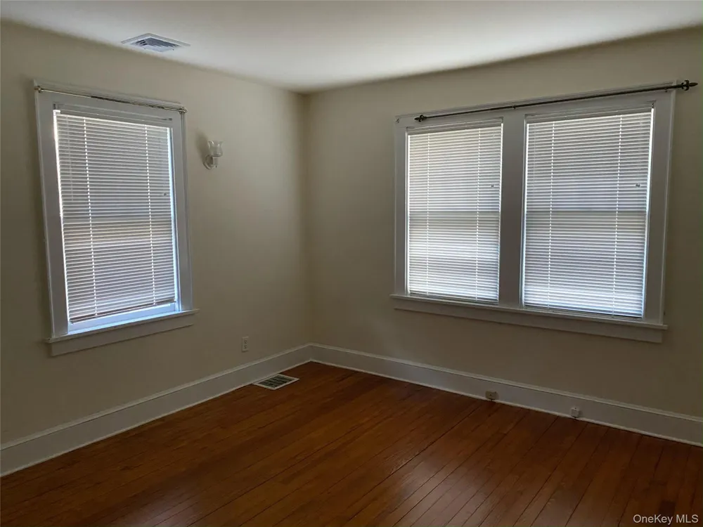 7 Chestnut Street Stony Brook, NY 11790