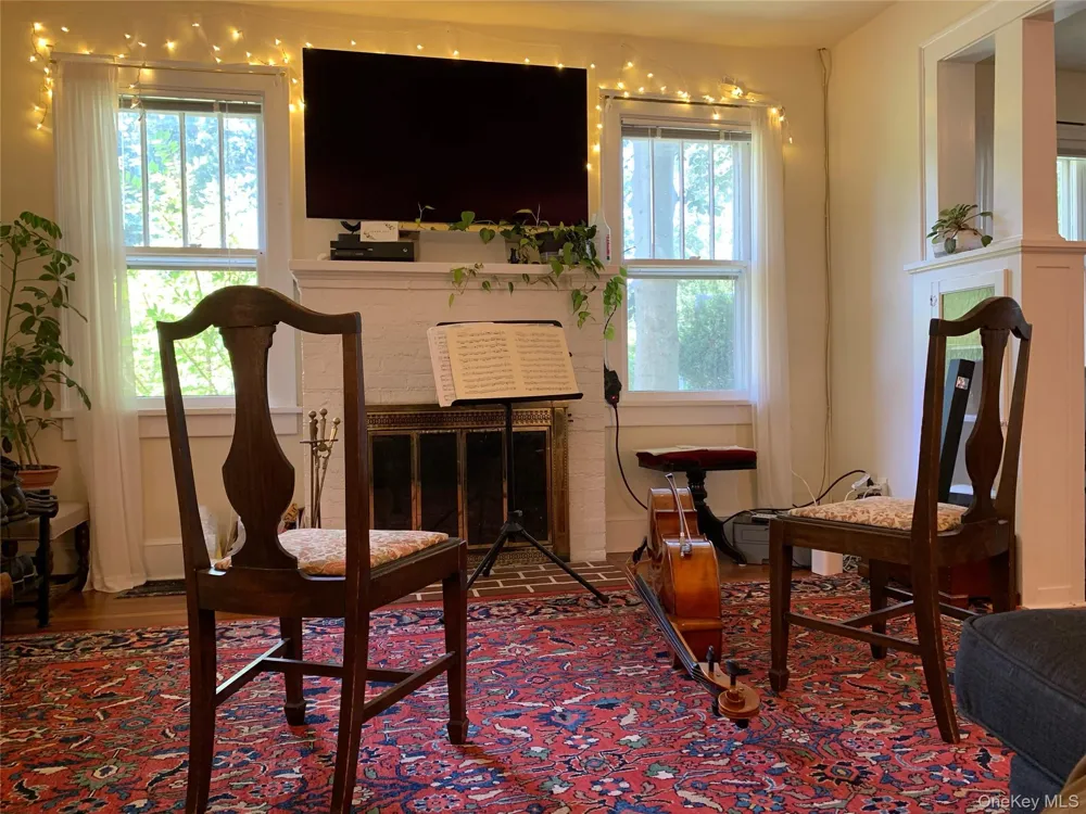 7 Chestnut Street Stony Brook, NY 11790
