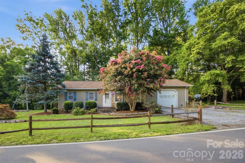 5513 Old Linville Road Marion, NC 28752