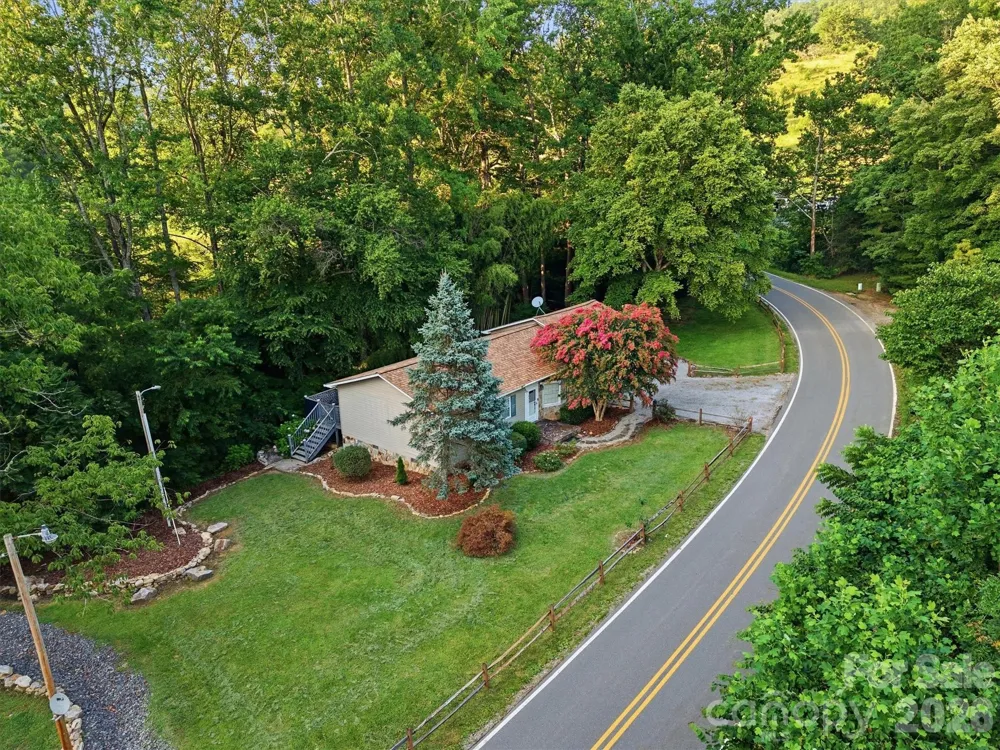 5513 Old Linville Road Marion, NC 28752