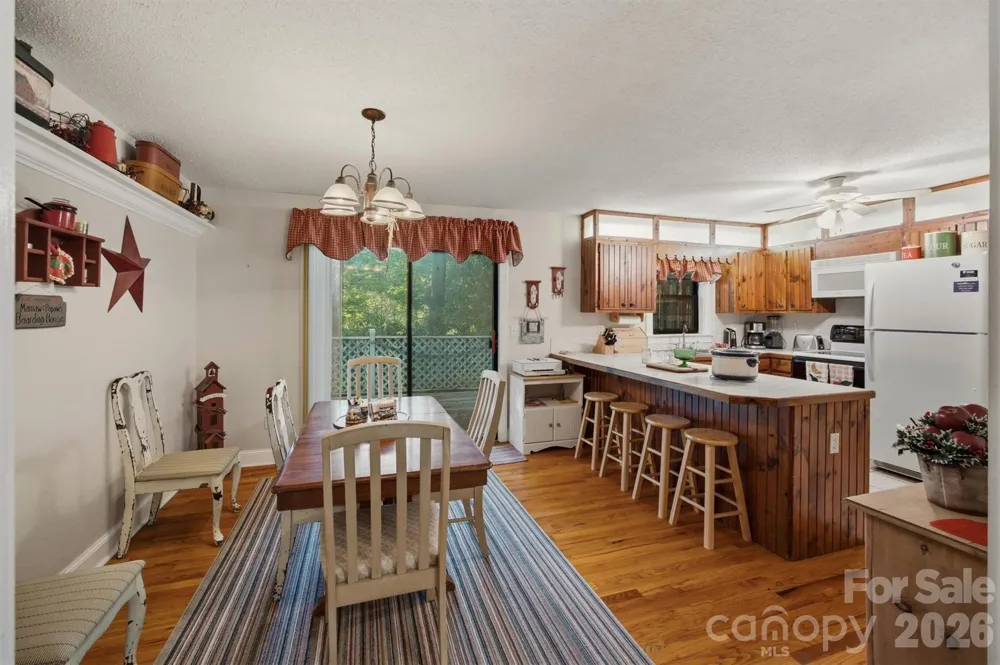 5513 Old Linville Road Marion, NC 28752