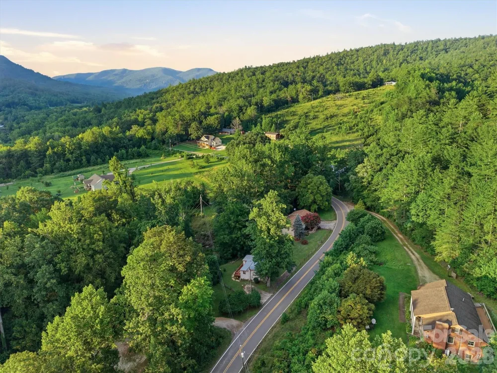 5513 Old Linville Road Marion, NC 28752