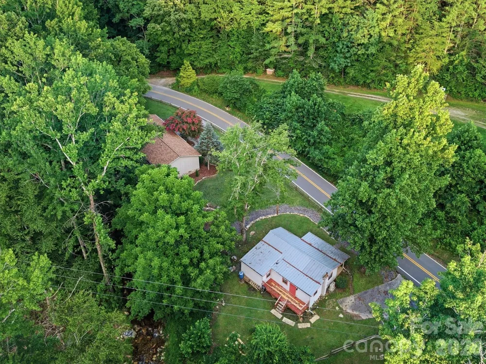 5513 Old Linville Road Marion, NC 28752