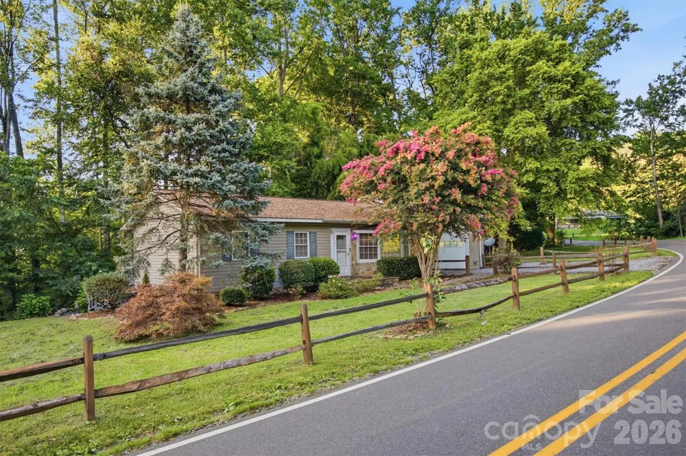 5513 Old Linville Road Marion, NC 28752