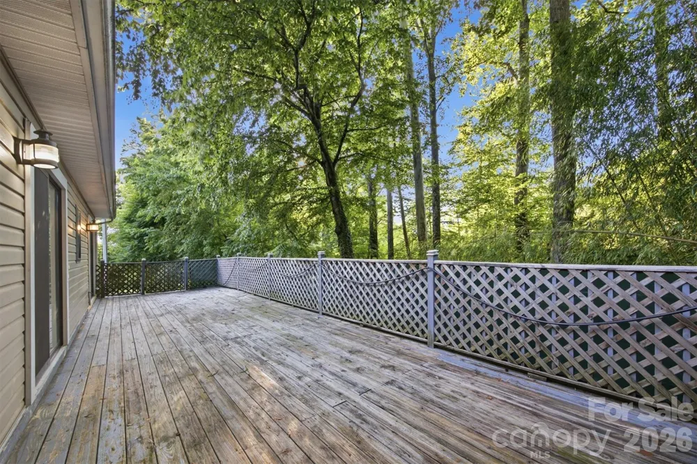 5513 Old Linville Road Marion, NC 28752