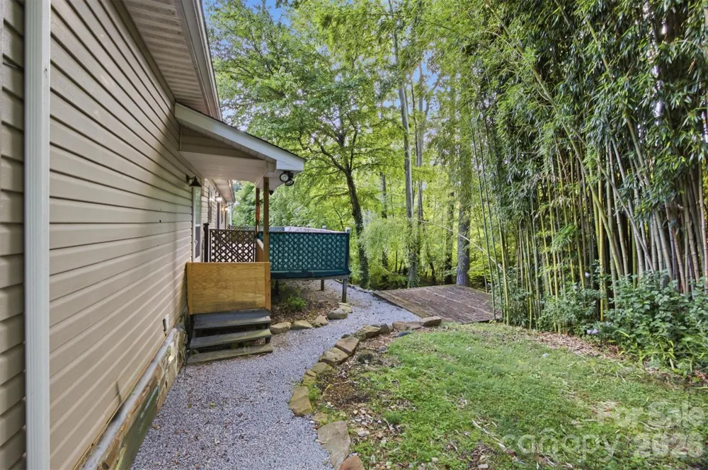 5513 Old Linville Road Marion, NC 28752