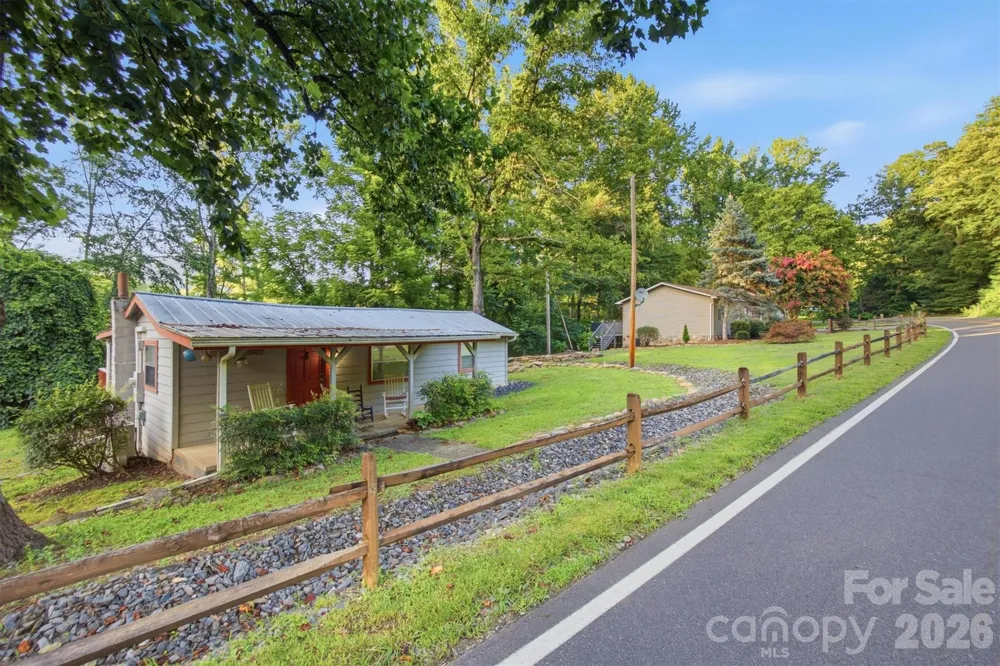 5513 Old Linville Road Marion, NC 28752