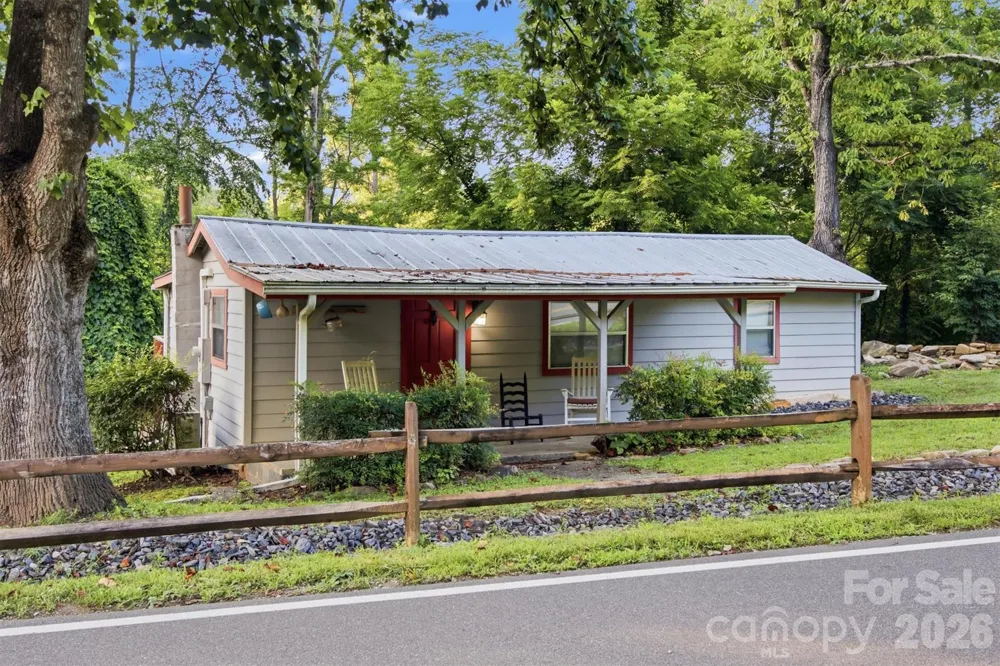5513 Old Linville Road Marion, NC 28752