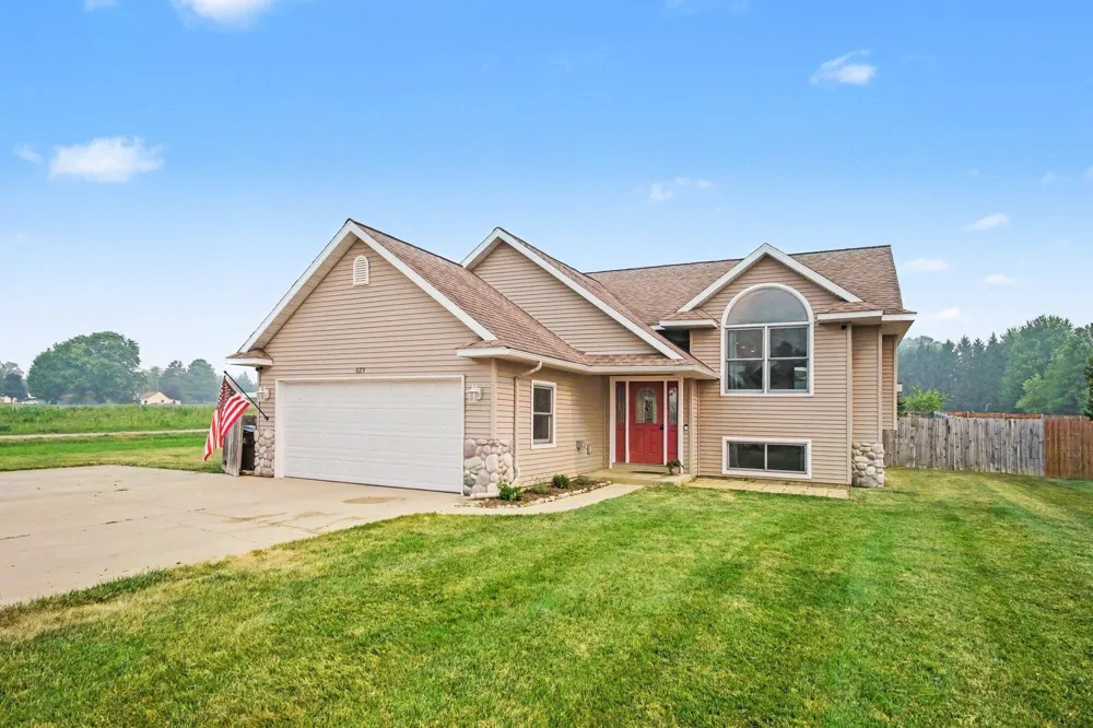 623 W 44th Street Fremont, MI 49412
