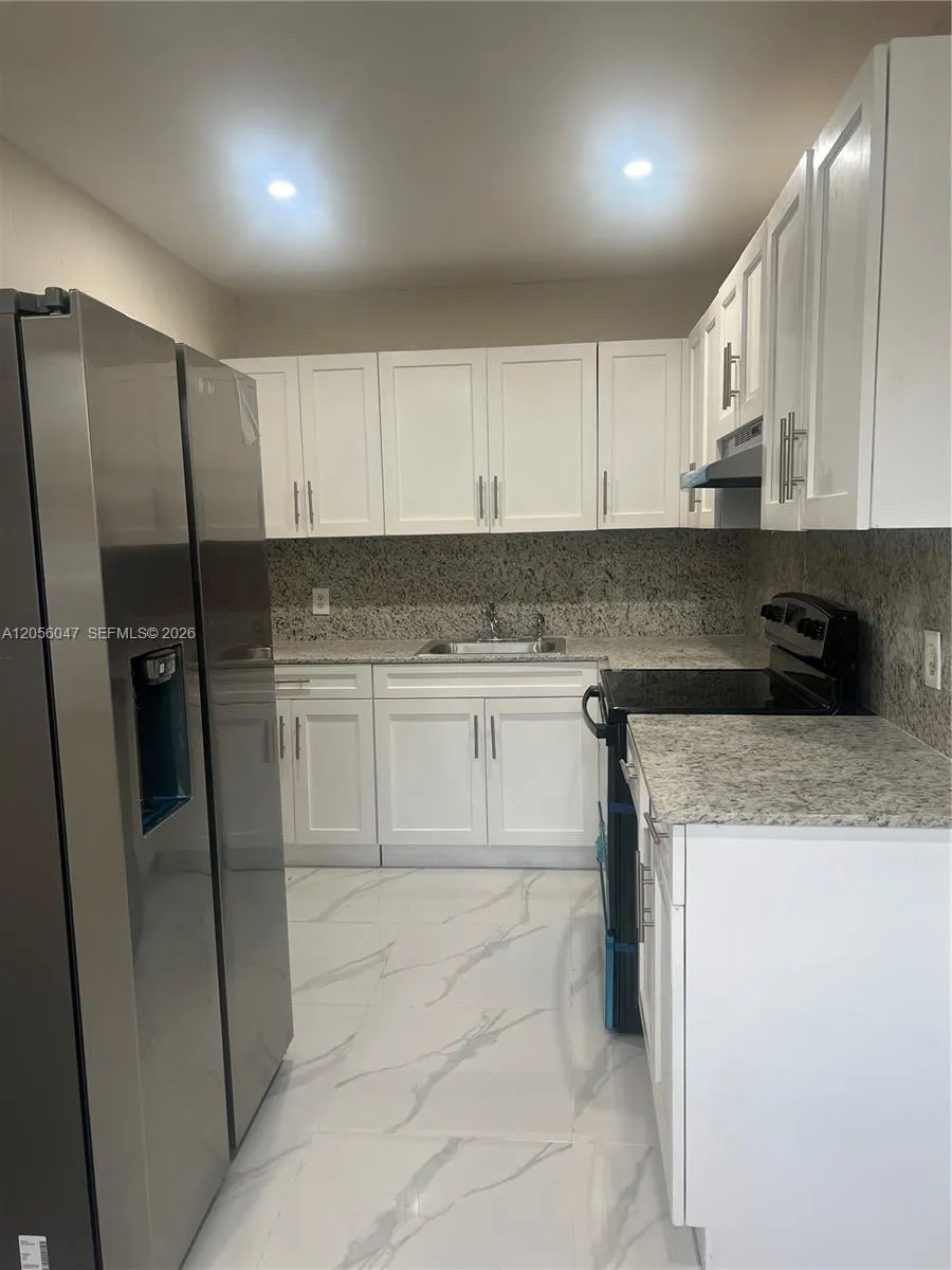 395 NE 112th St Miami, FL 33161