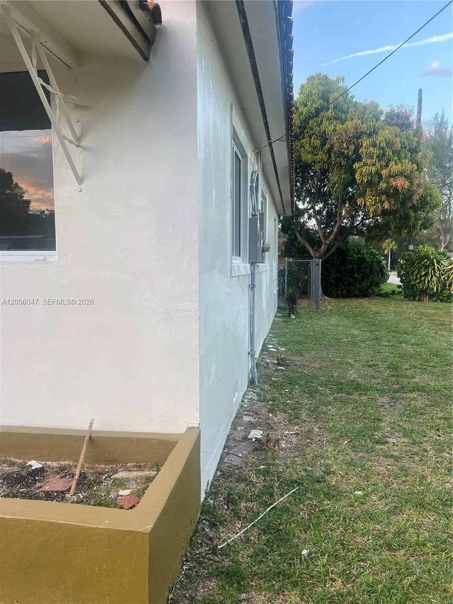 395 NE 112th St Miami, FL 33161