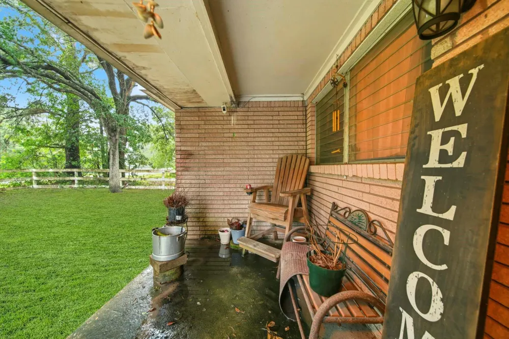 731 Meneley Road Winnie, TX 77665