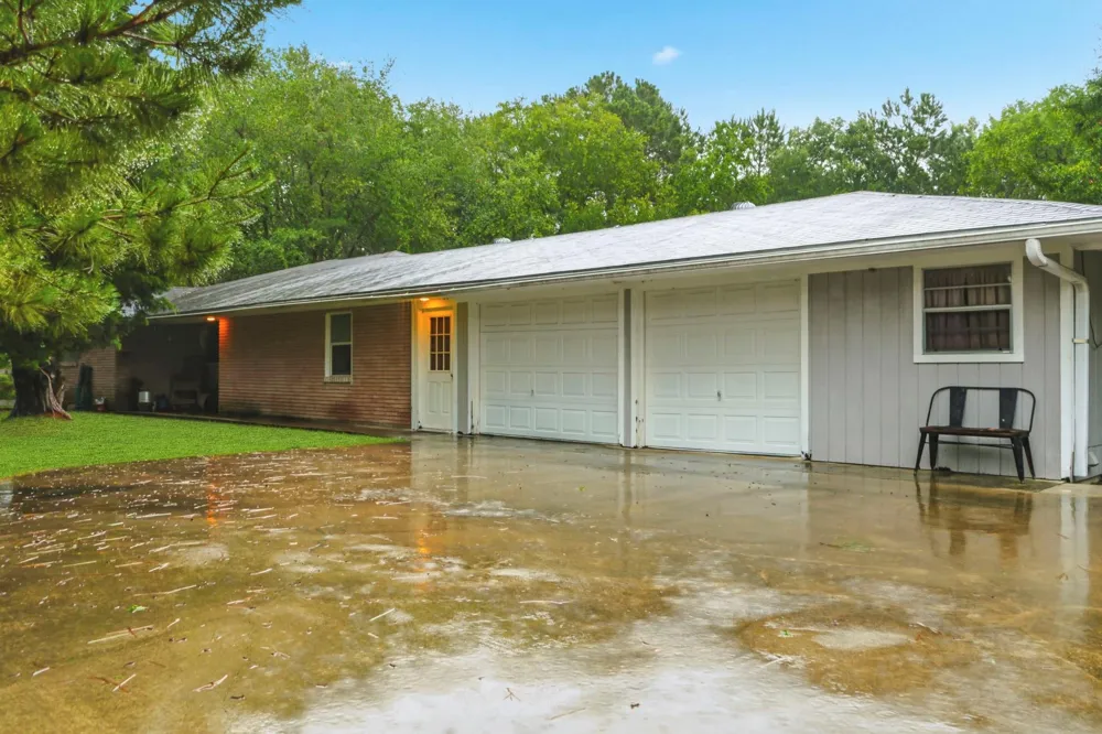 731 Meneley Road Winnie, TX 77665