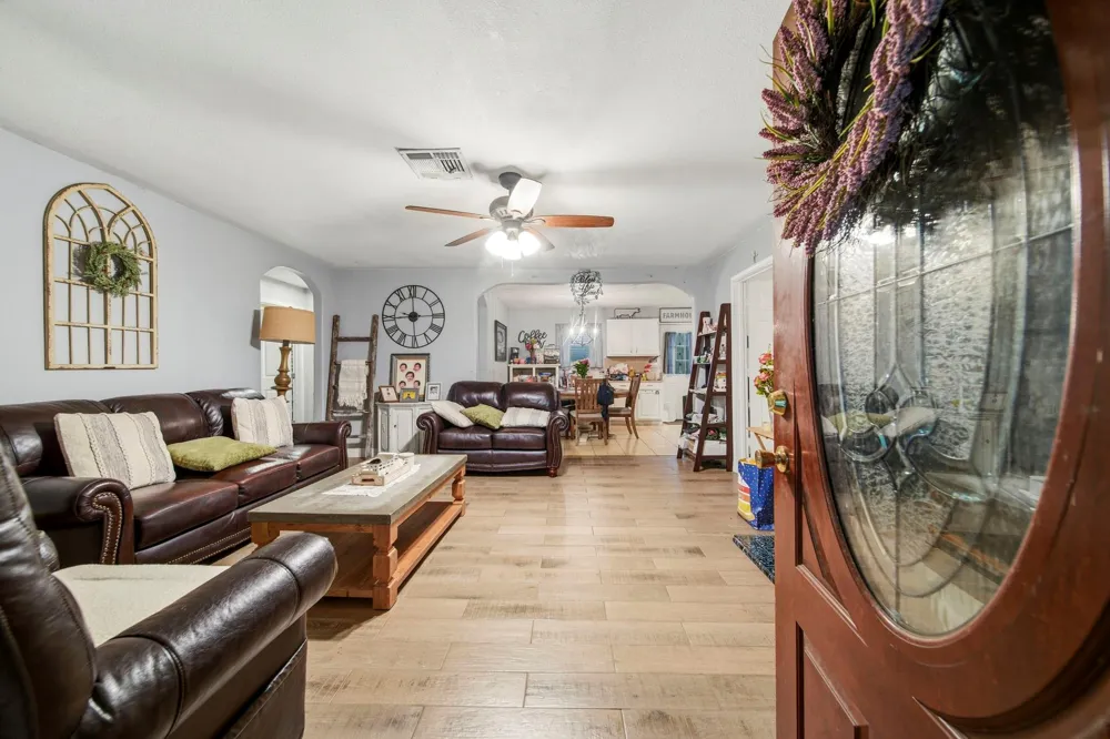 731 Meneley Road Winnie, TX 77665