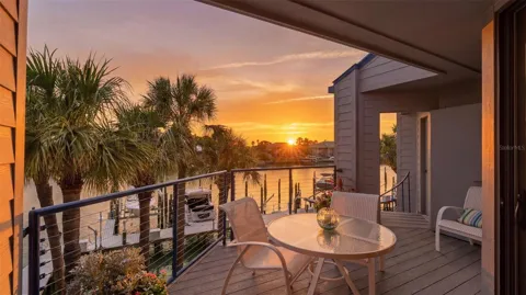 910 PINELLAS BAYWAY S #201