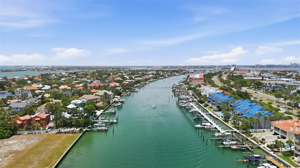 910 PINELLAS BAYWAY S #201 Tierra Verde, FL 33715