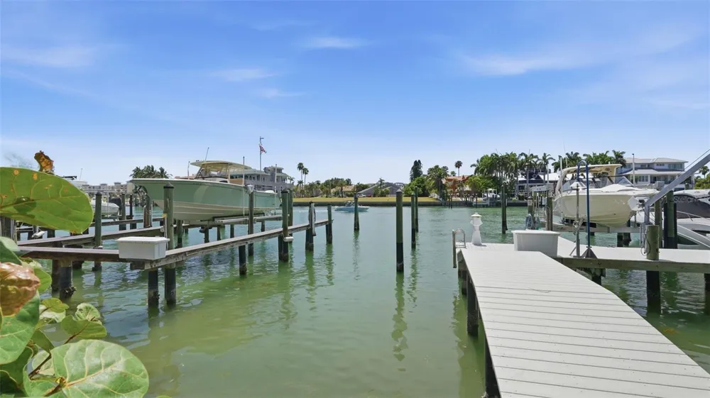 910 PINELLAS BAYWAY S #201 Tierra Verde, FL 33715