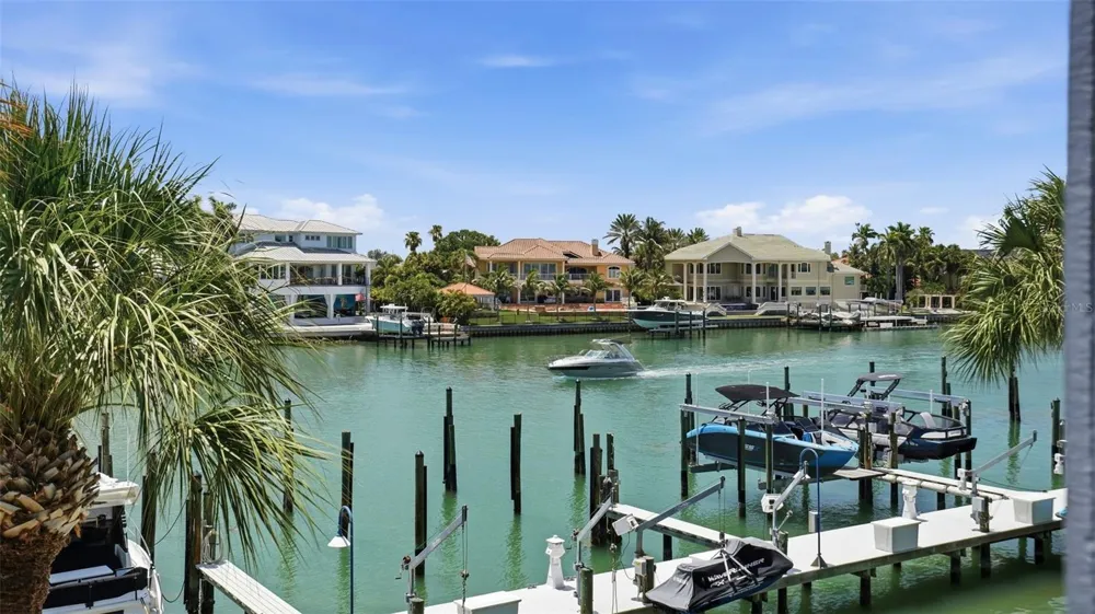 910 PINELLAS BAYWAY S #201 Tierra Verde, FL 33715