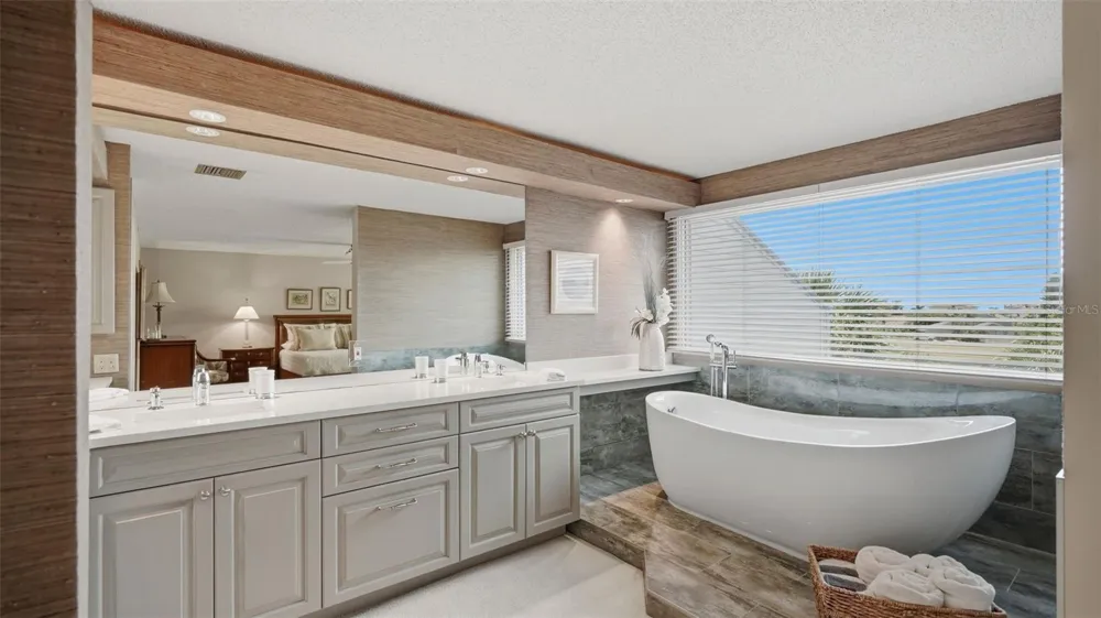 910 PINELLAS BAYWAY S #201 Tierra Verde, FL 33715