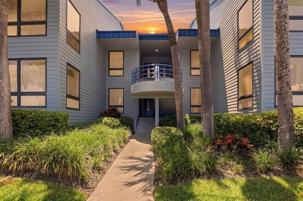 910 PINELLAS BAYWAY S #201 Tierra Verde, FL 33715