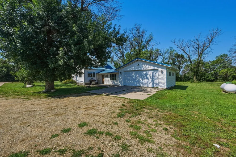 35050 820th Street Brewster, MN 56119