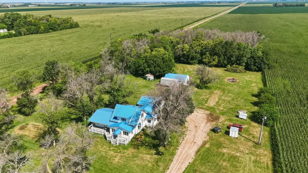 35050 820th Street Brewster, MN 56119