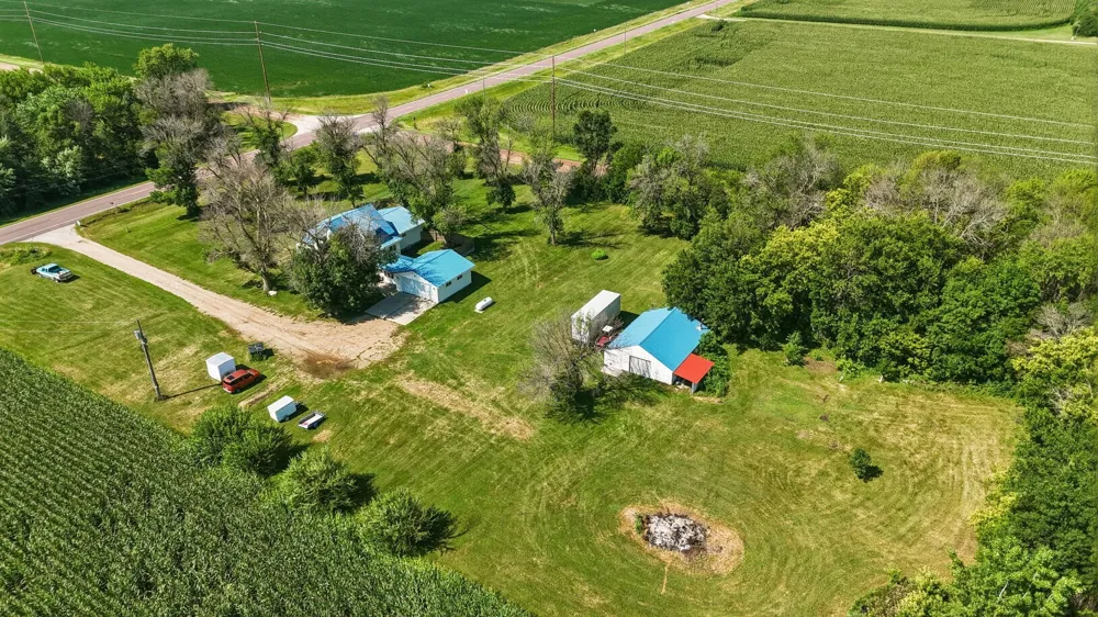 35050 820th Street Brewster, MN 56119