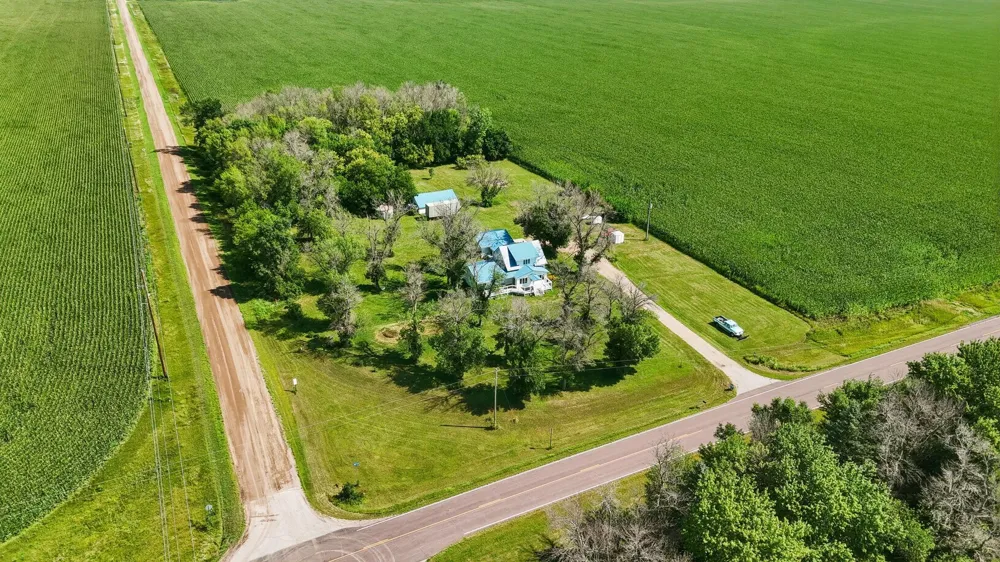 35050 820th Street Brewster, MN 56119