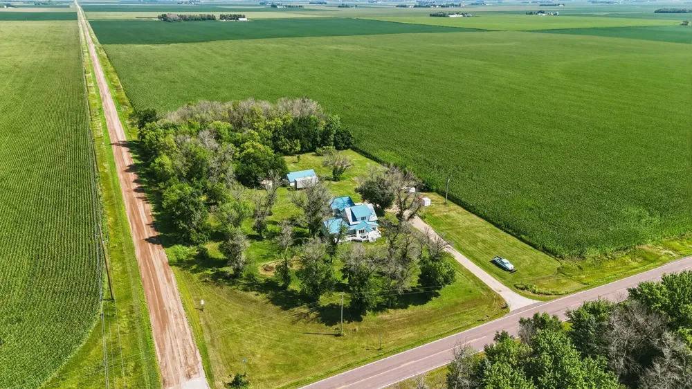 35050 820th Street Brewster, MN 56119