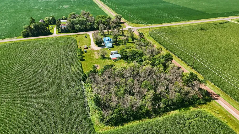 35050 820th Street Brewster, MN 56119