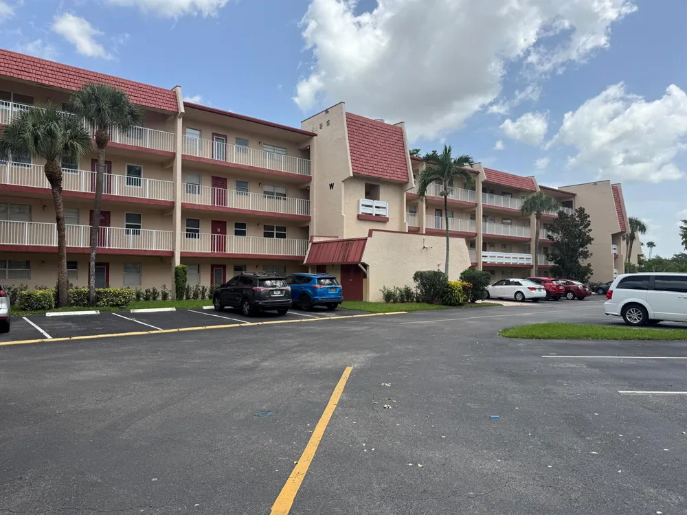 1035 COUNTRY CLUB DRIVE #303 Margate, FL 33063