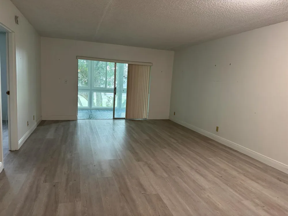 1035 COUNTRY CLUB DRIVE #303 Margate, FL 33063