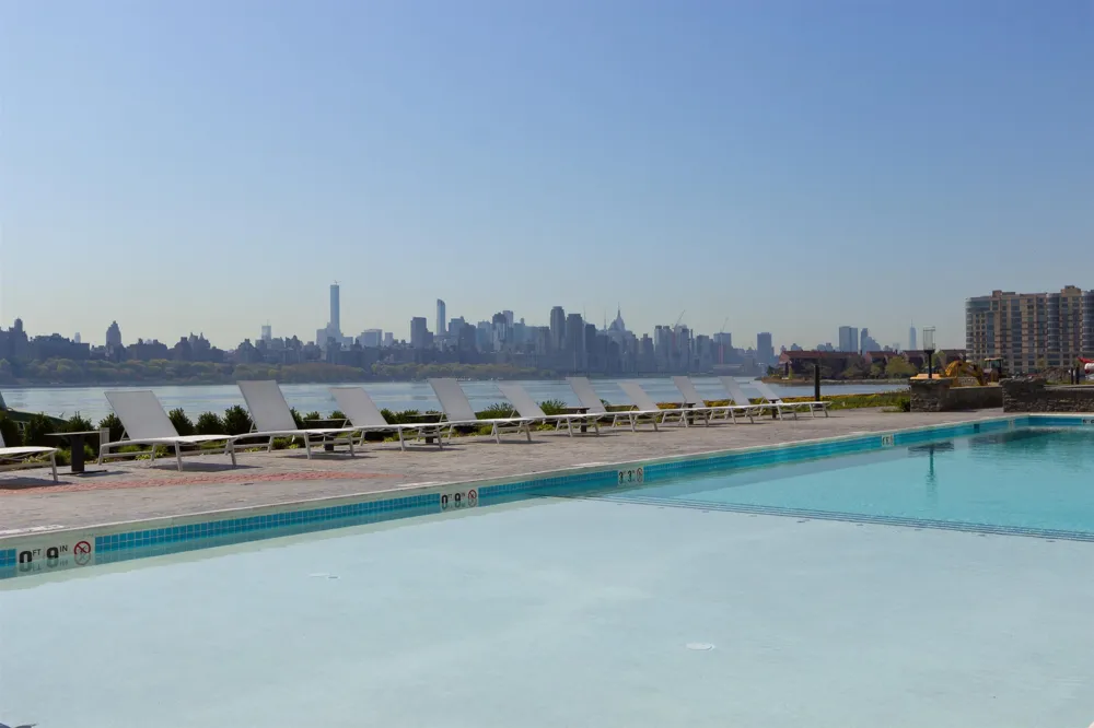 9 SOMERSET LANE Edgewater, NJ 07020